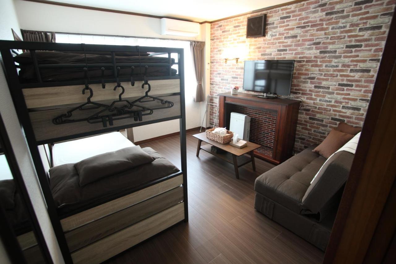 Guest House Futaba โอซาก้า ภายนอก รูปภาพ