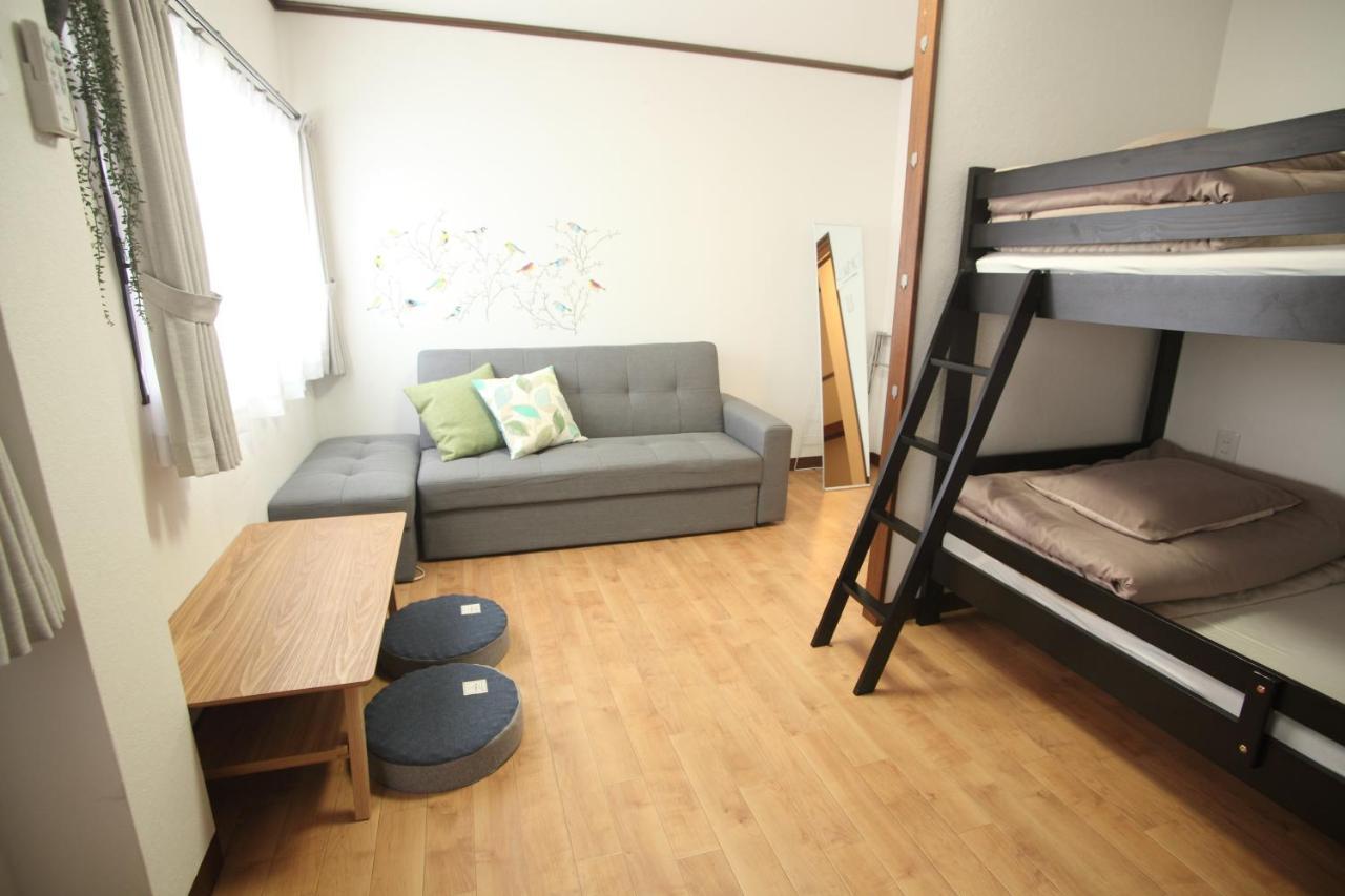 Guest House Futaba โอซาก้า ภายนอก รูปภาพ