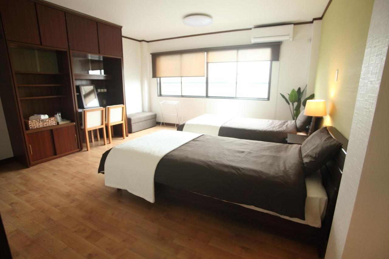 Guest House Futaba โอซาก้า ภายนอก รูปภาพ
