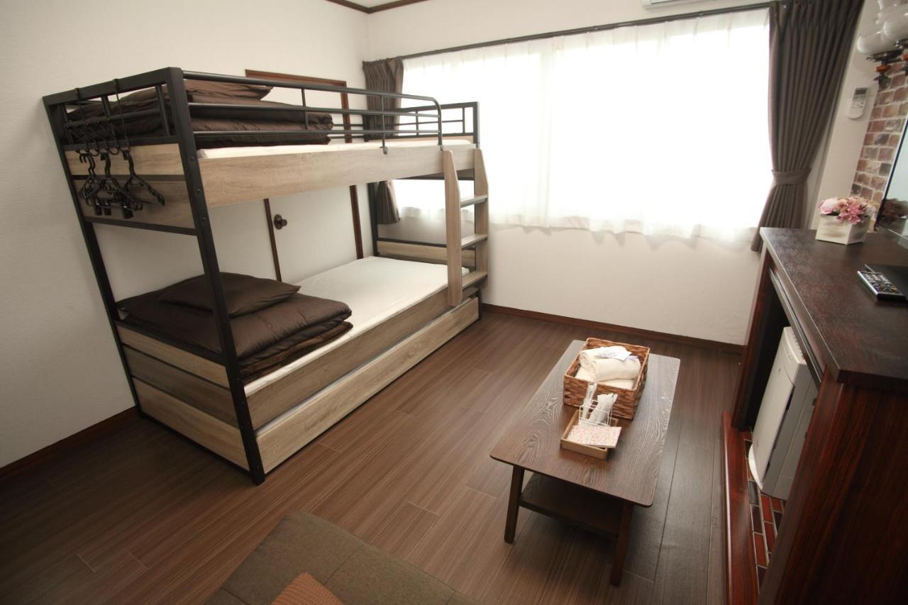 Guest House Futaba โอซาก้า ภายนอก รูปภาพ