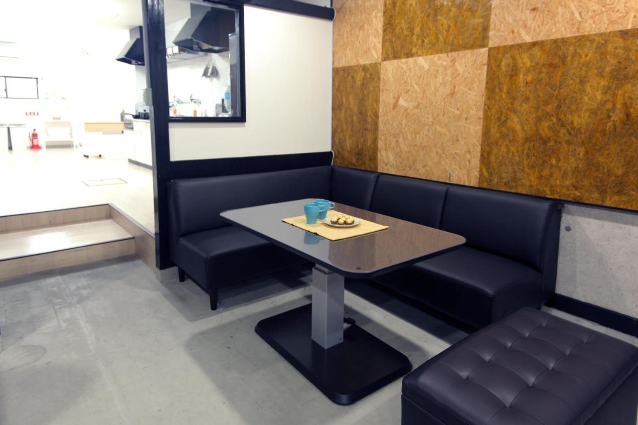 Guest House Futaba โอซาก้า ภายนอก รูปภาพ