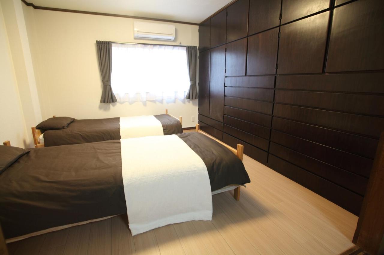 Guest House Futaba โอซาก้า ภายนอก รูปภาพ